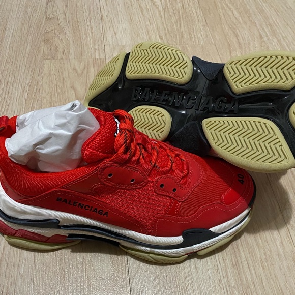 Balenciaga Triple S - Picture 3 of 4